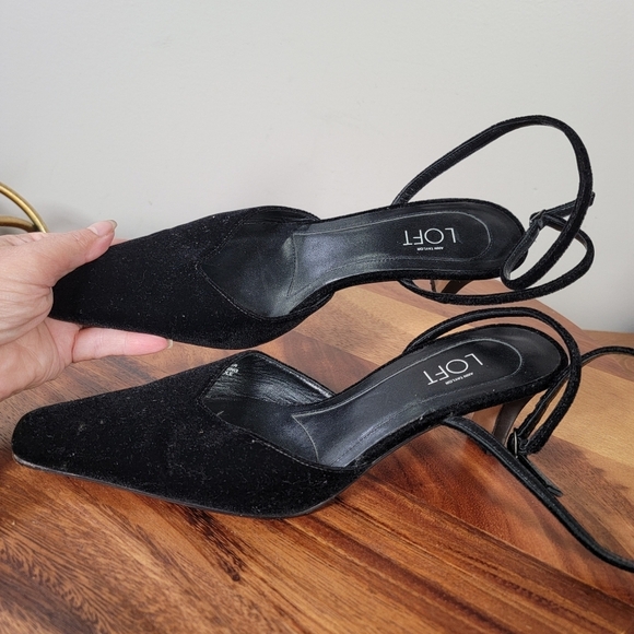 Ann Taylor Loft Black Heels Women's Size 7 Wrap Around Ankle Strap Kitten Heel - Picture 9 of 13